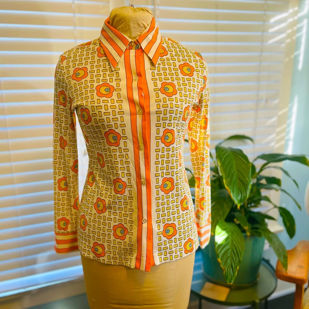 Vintage 60s 70s Flower Patterned Button Up Shirt 🍊🍊